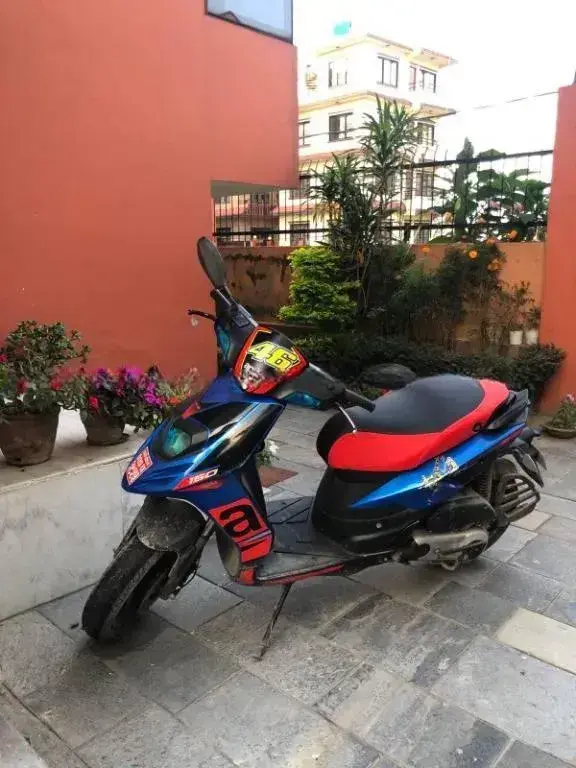 2020 Aprilia SR 150 image