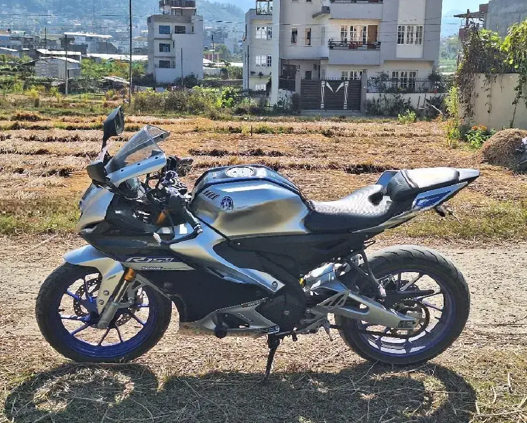 2023 Yamaha R15M image