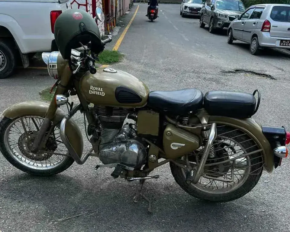 2017 Royal Enfield Classic 500 image