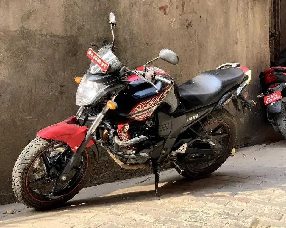 2014 Yamaha FZS V2 image