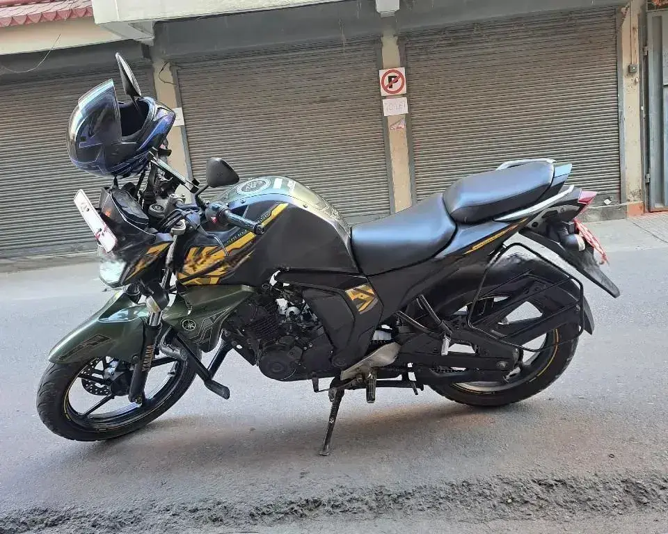 2017 Yamaha FZS V2 image