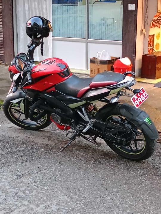 2017 Bajaj Pulsar NS 160 image