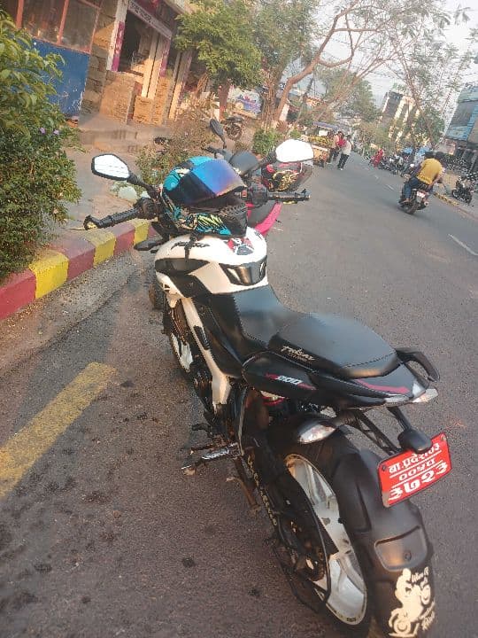 2021 Bajaj Pulsar NS 200 image