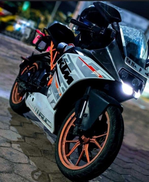 2018 KTM RC 390 image