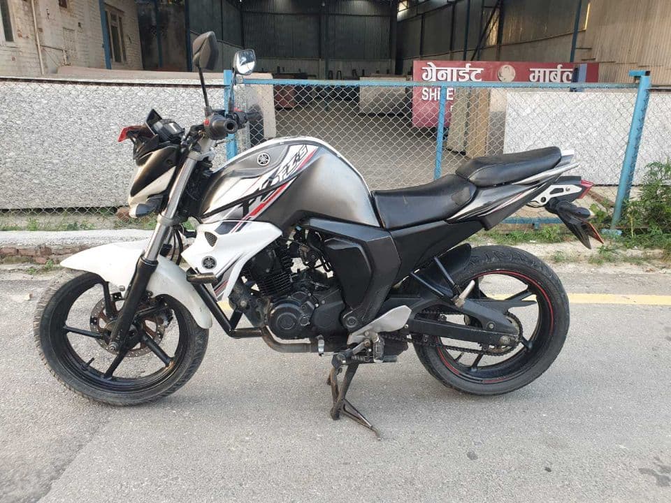 2014 Yamaha FZS V2 image