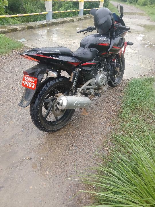 2016 Bajaj Pulsar 220F image