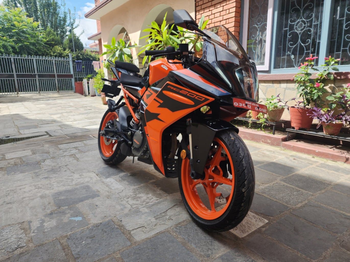 2022 KTM RC 200 image