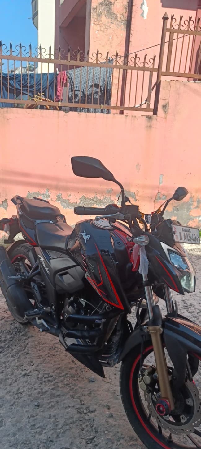 2022 TVS Apache RTR 200 4V image