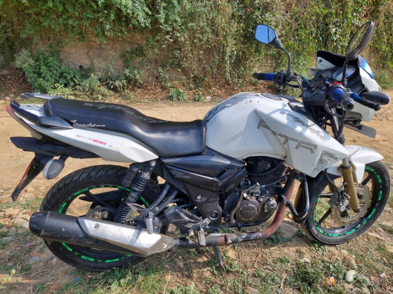 2013 TVS Apache RTR 180 2V image