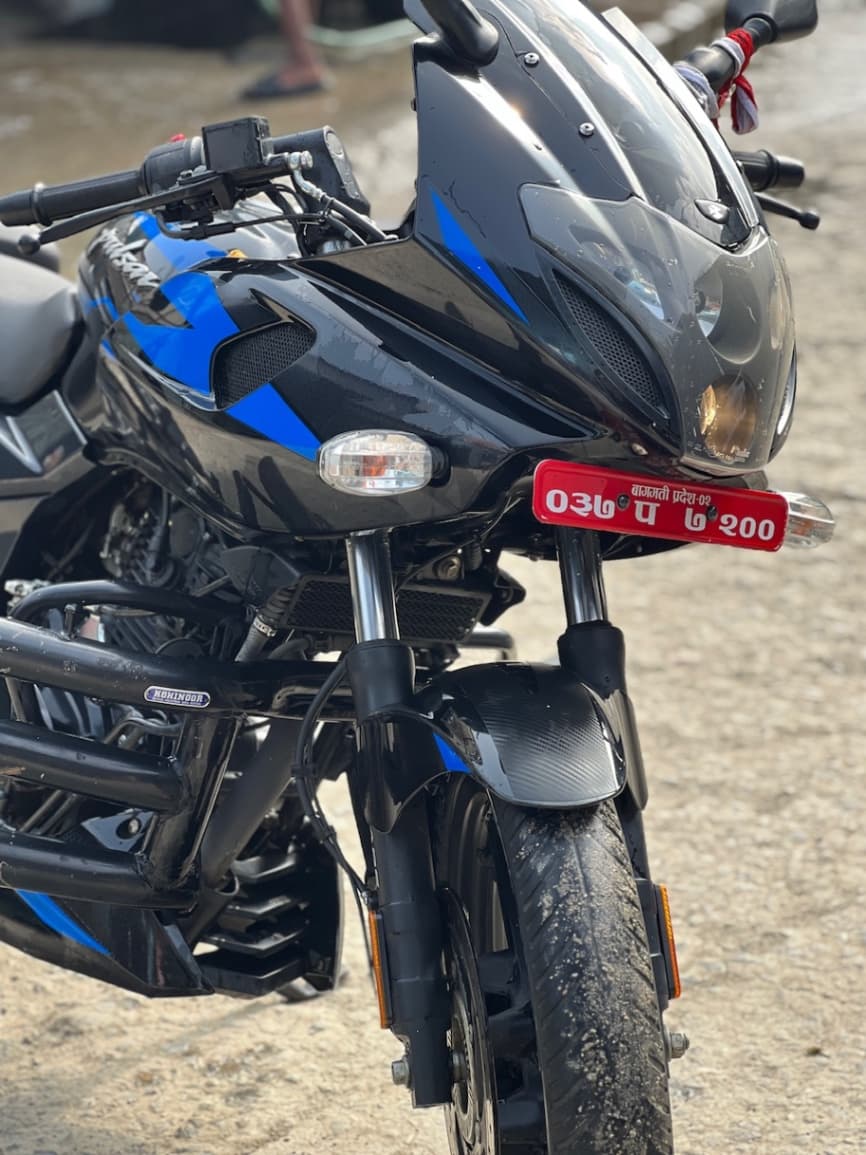 2022 Bajaj Pulsar 220F image