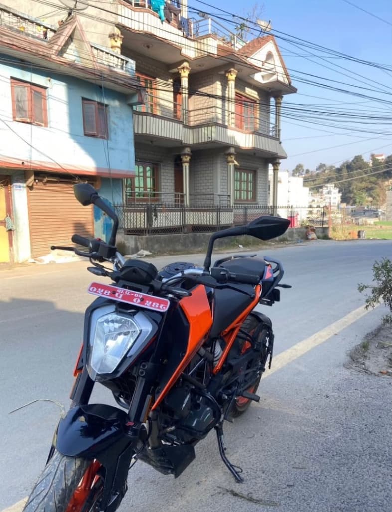 2024 KTM Duke 200 image