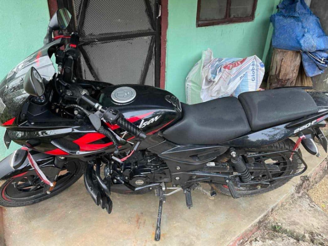 2024 Bajaj Pulsar 220F image